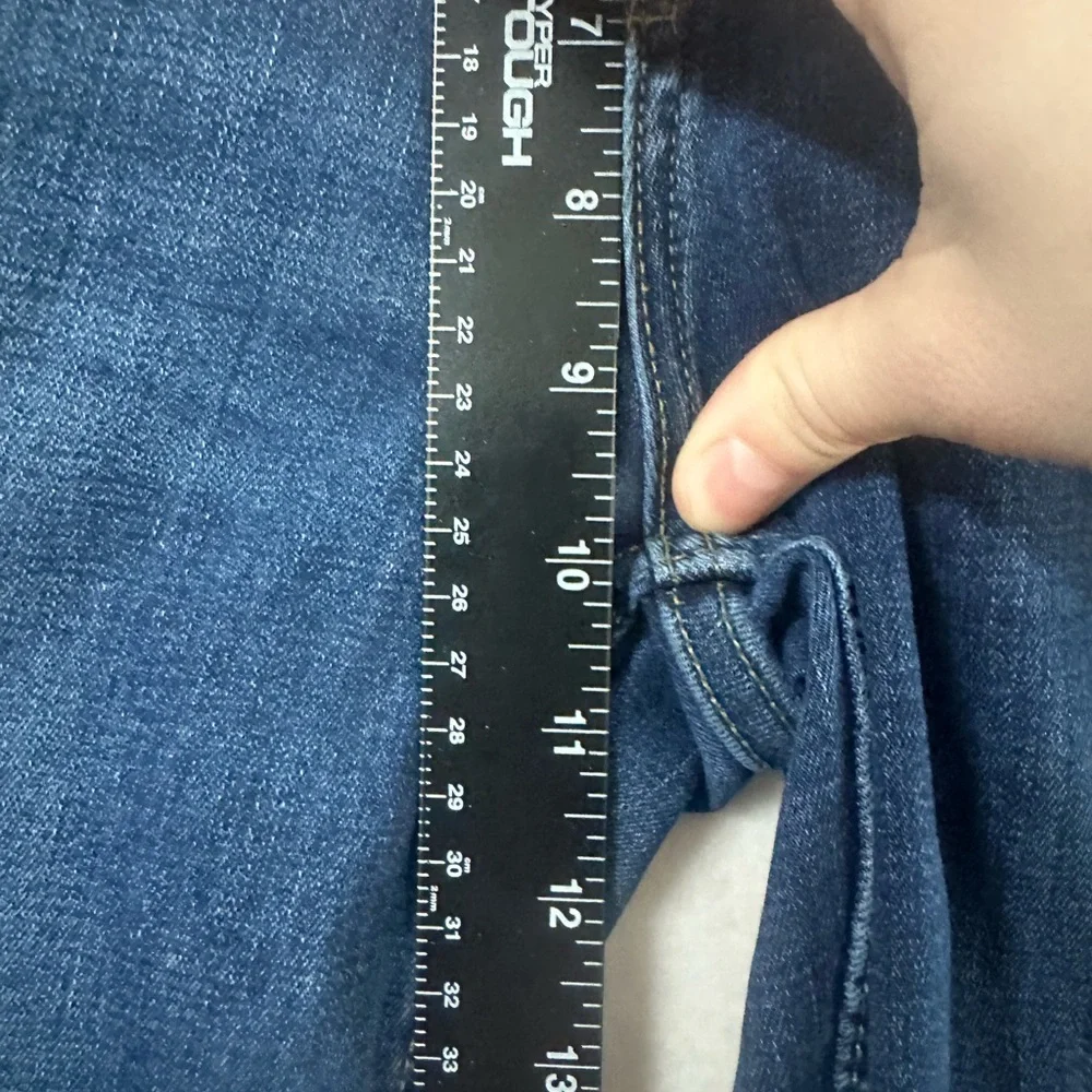 Old Navy Jeans - Mens 33 x 32 - Blue - Straight Built In Flex - Distressed - Picture 8 of 9
